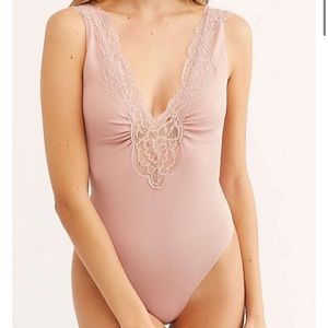 NWT Free People First Call bodysuit in mauve swoon